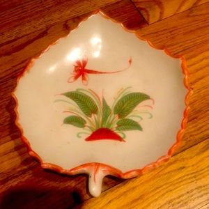 Ceramic leaf shape jewllery dish